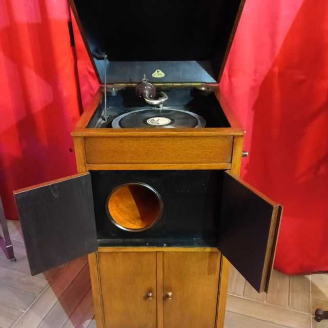 İngiliz Malı Gramofon